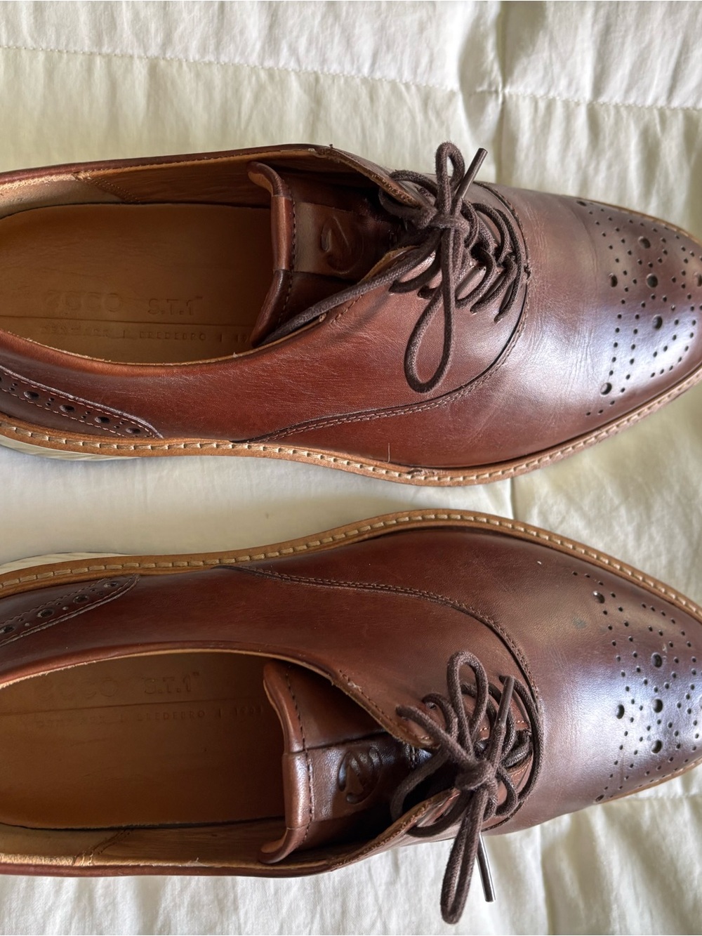 Ecco Men's Brown Leather Oxford with Perforated Toe